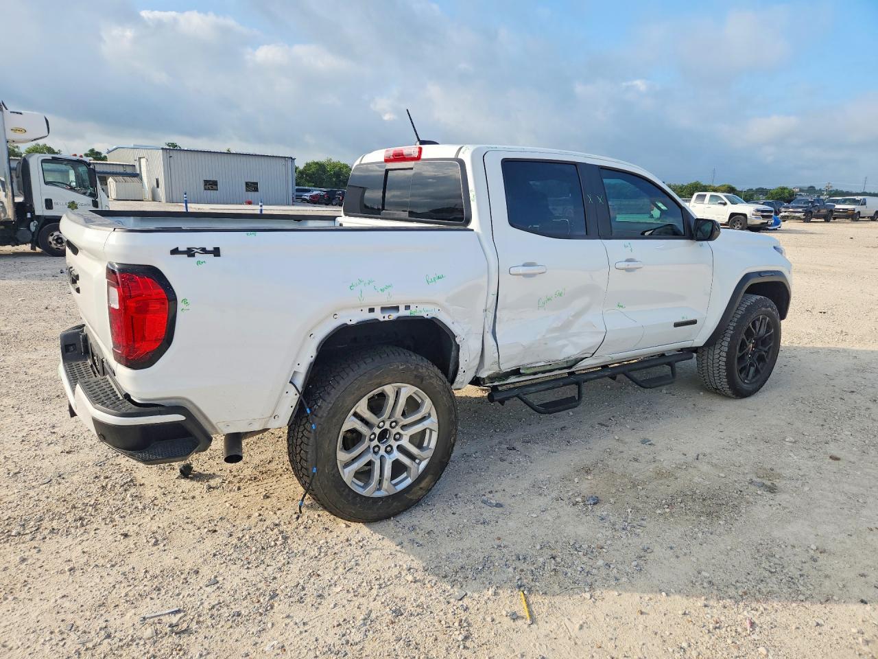 2025 GMC Canyon Elevation - Image 3