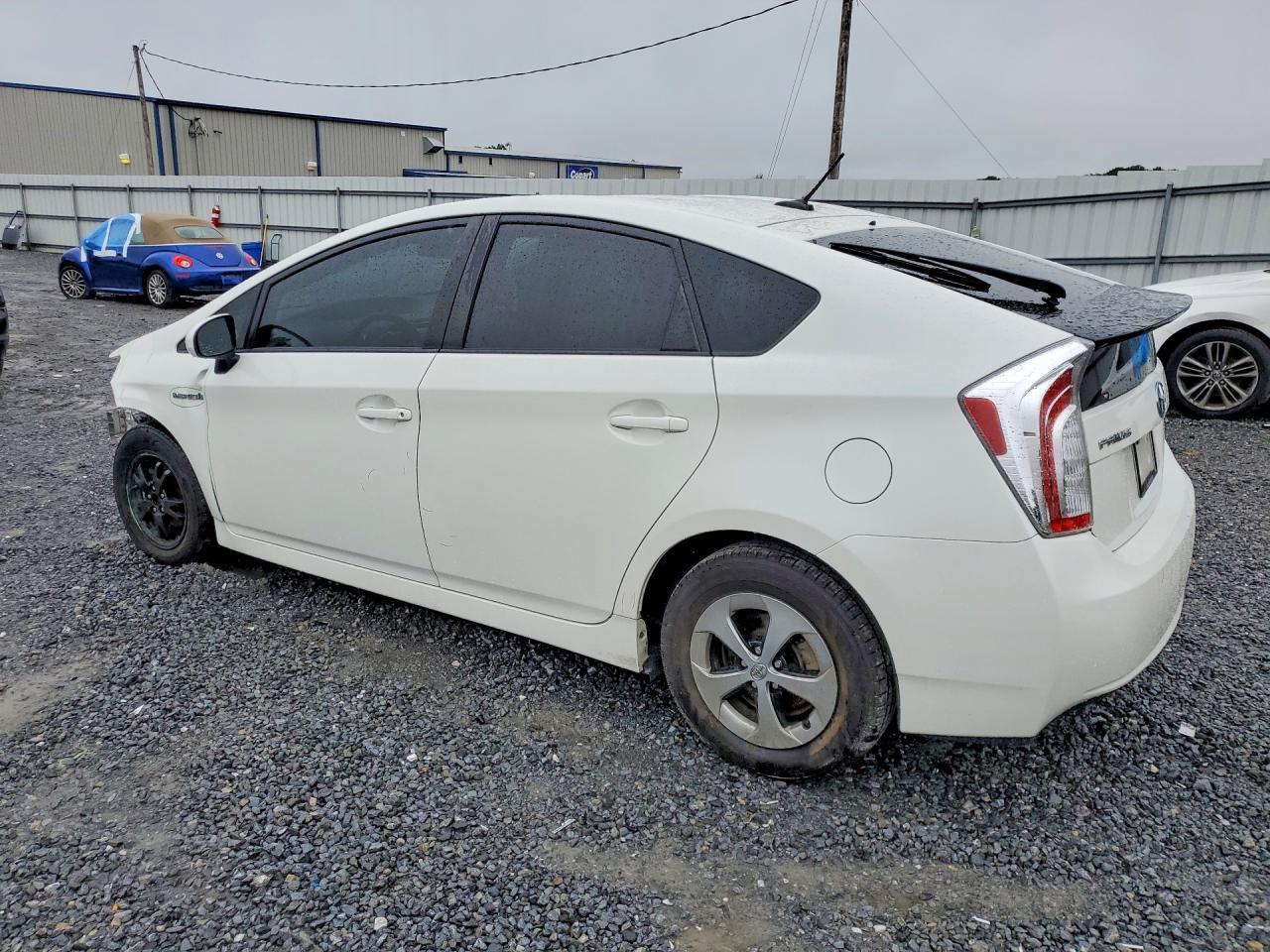 2013 Toyota Prius Three - Фото 2