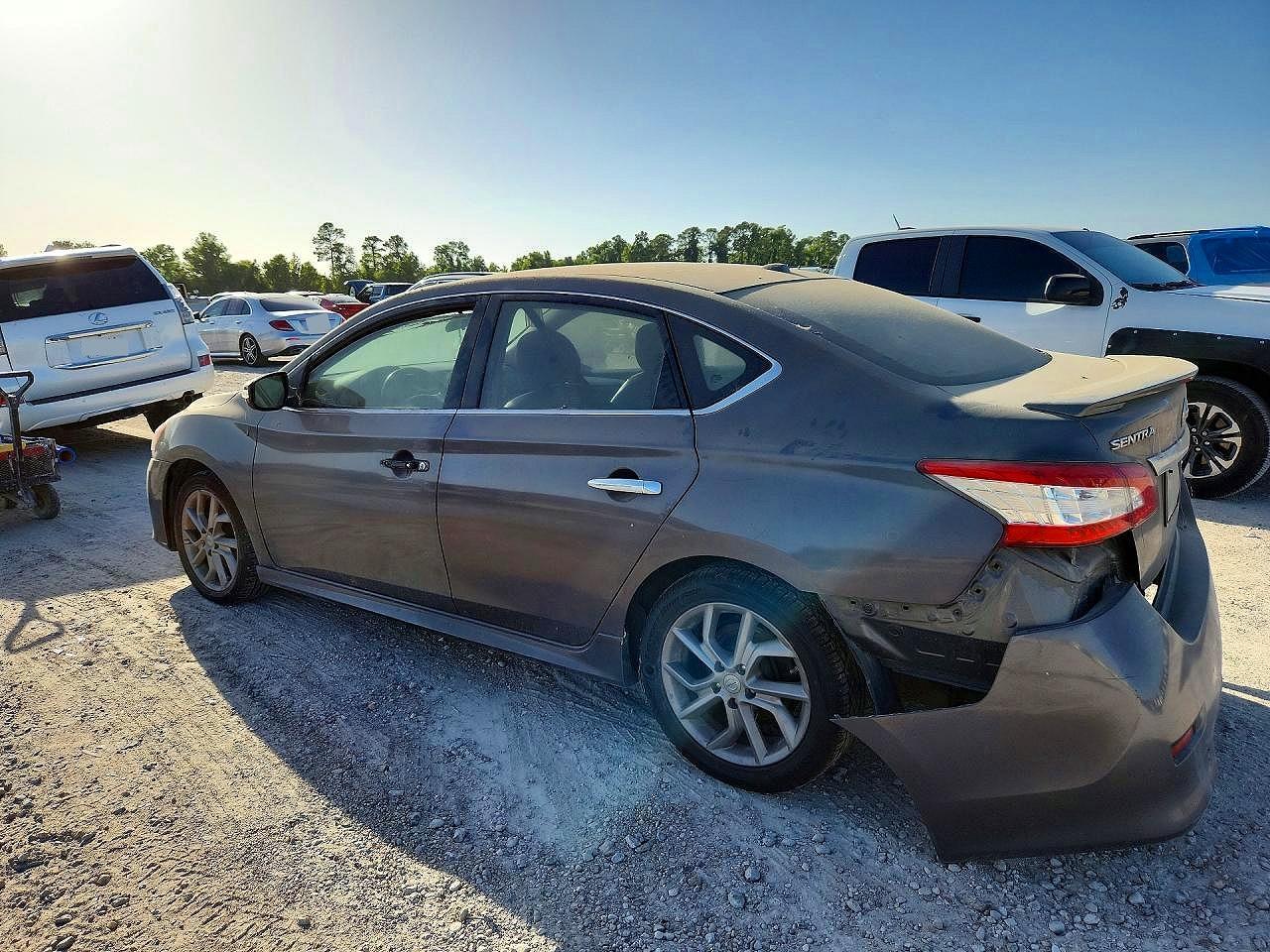 2015 Nissan Sentra Sr - Image 2