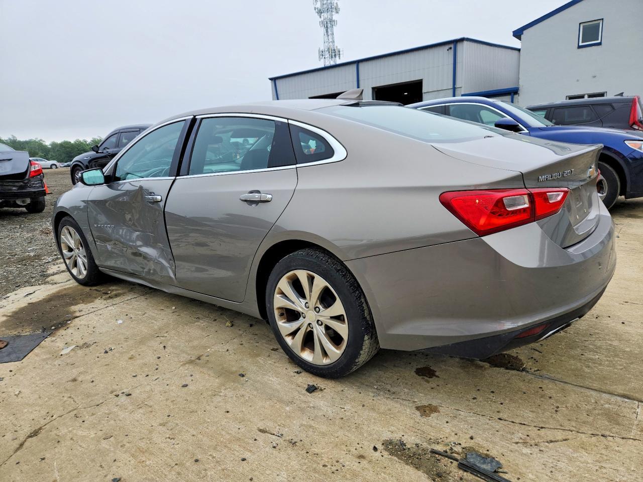 2018 Chevrolet Malibu Premier - Фото 2