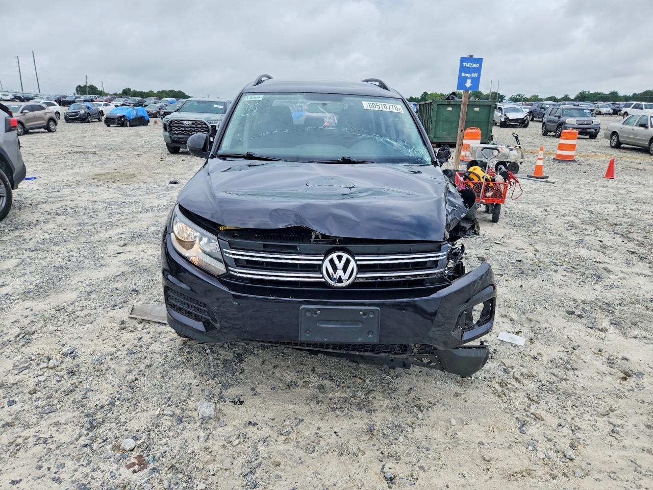2017 Volkswagen Tiguan S - Image 5
