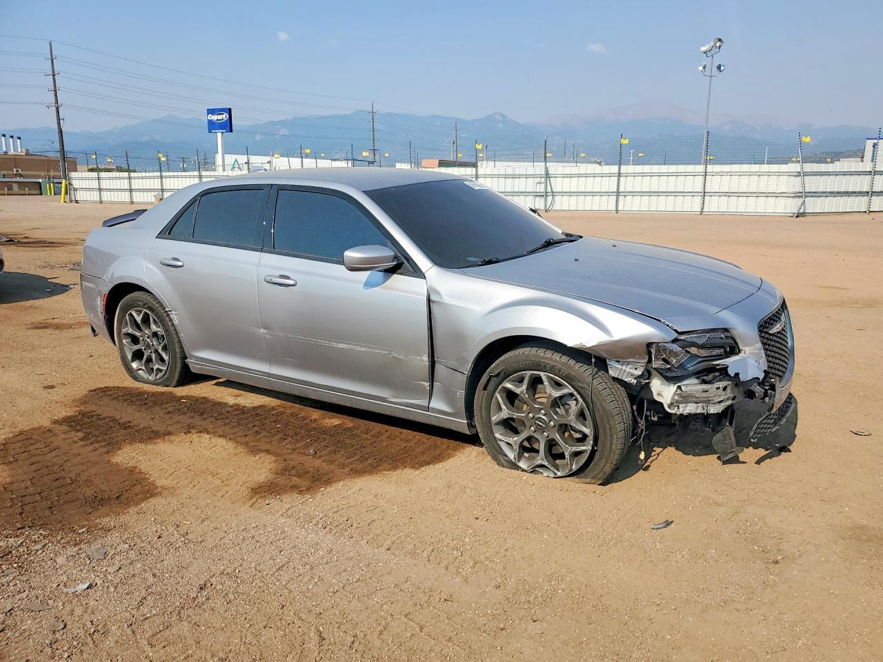 2016 Chrysler 300 S - Image 4