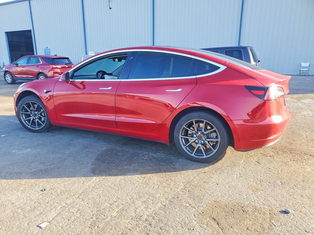 2020 Tesla Model 3 - Фото 2