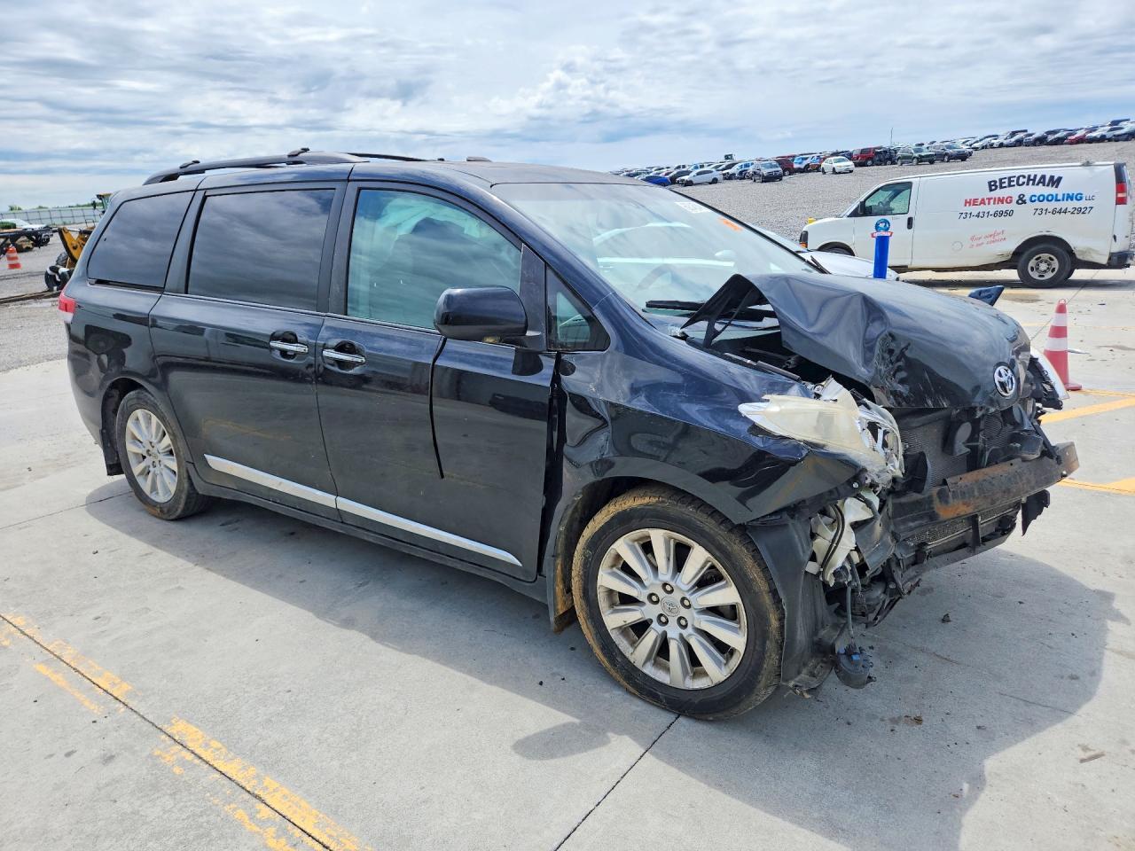 2011 Toyota Sienna Limited 7-Passenger - Image 4