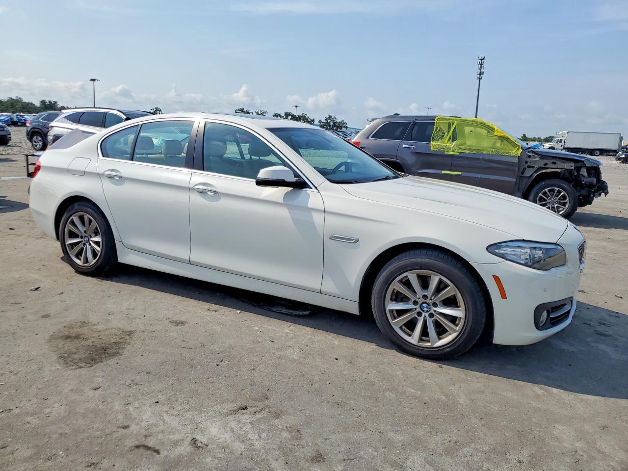 2016 BMW 528 I - Image 4