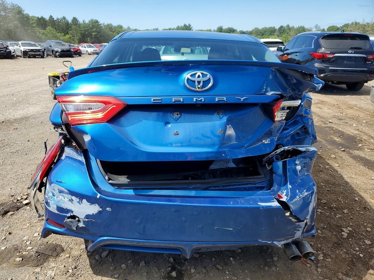 2018 Toyota Camry Se - Image 6