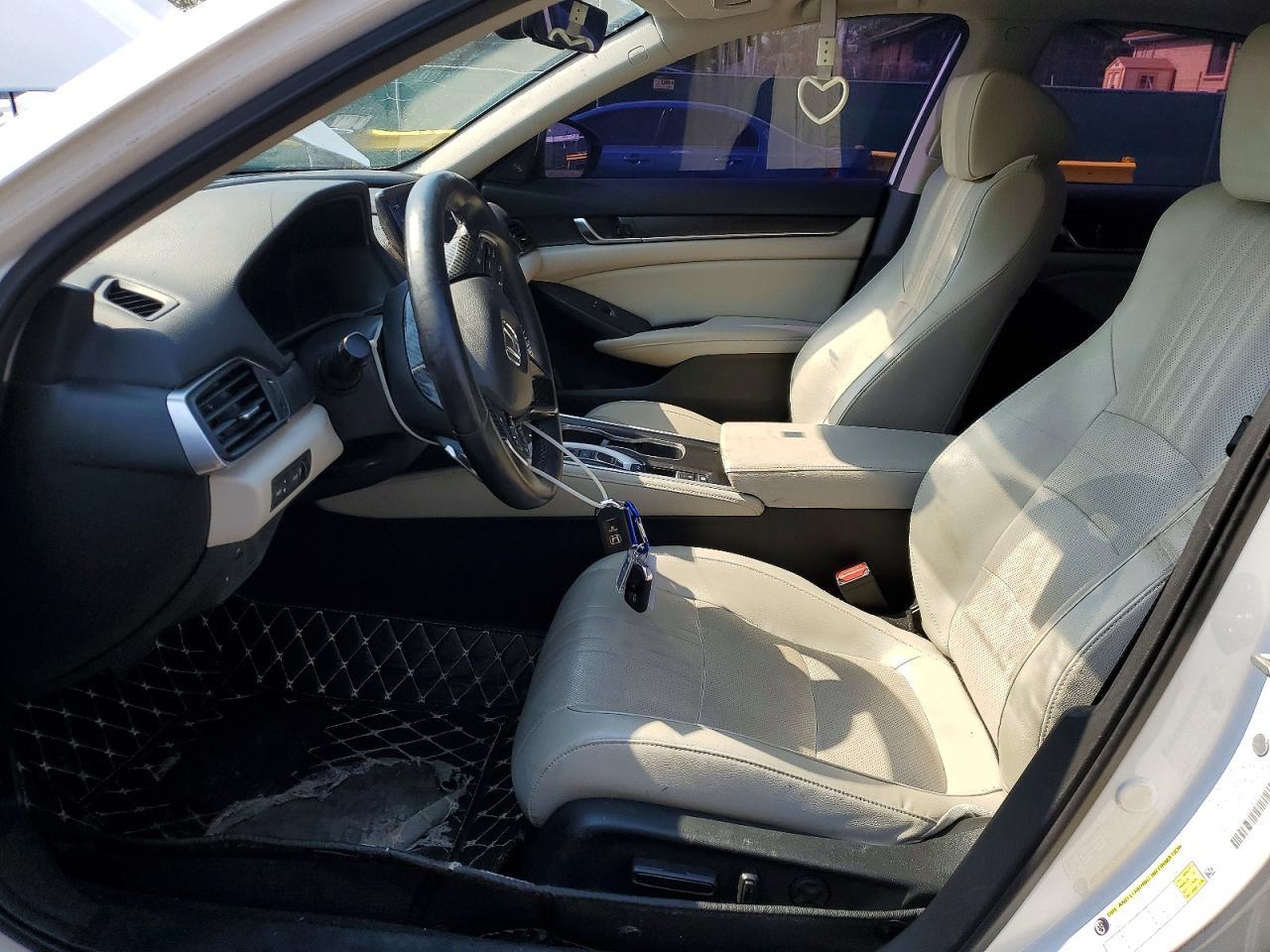 2018 Honda Accord Touring - Image 7