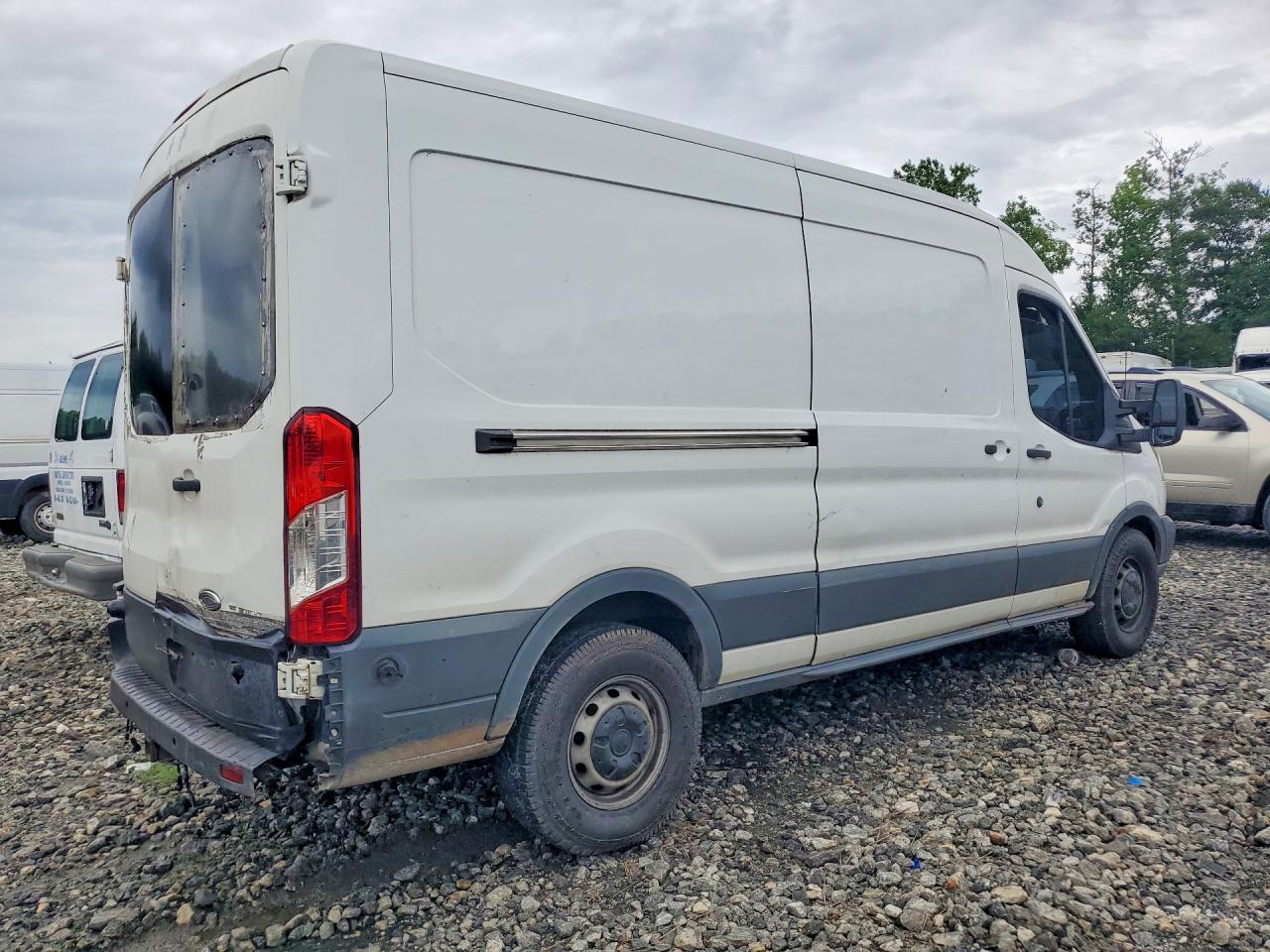 2015 Ford Transit T-250 - Фото 3