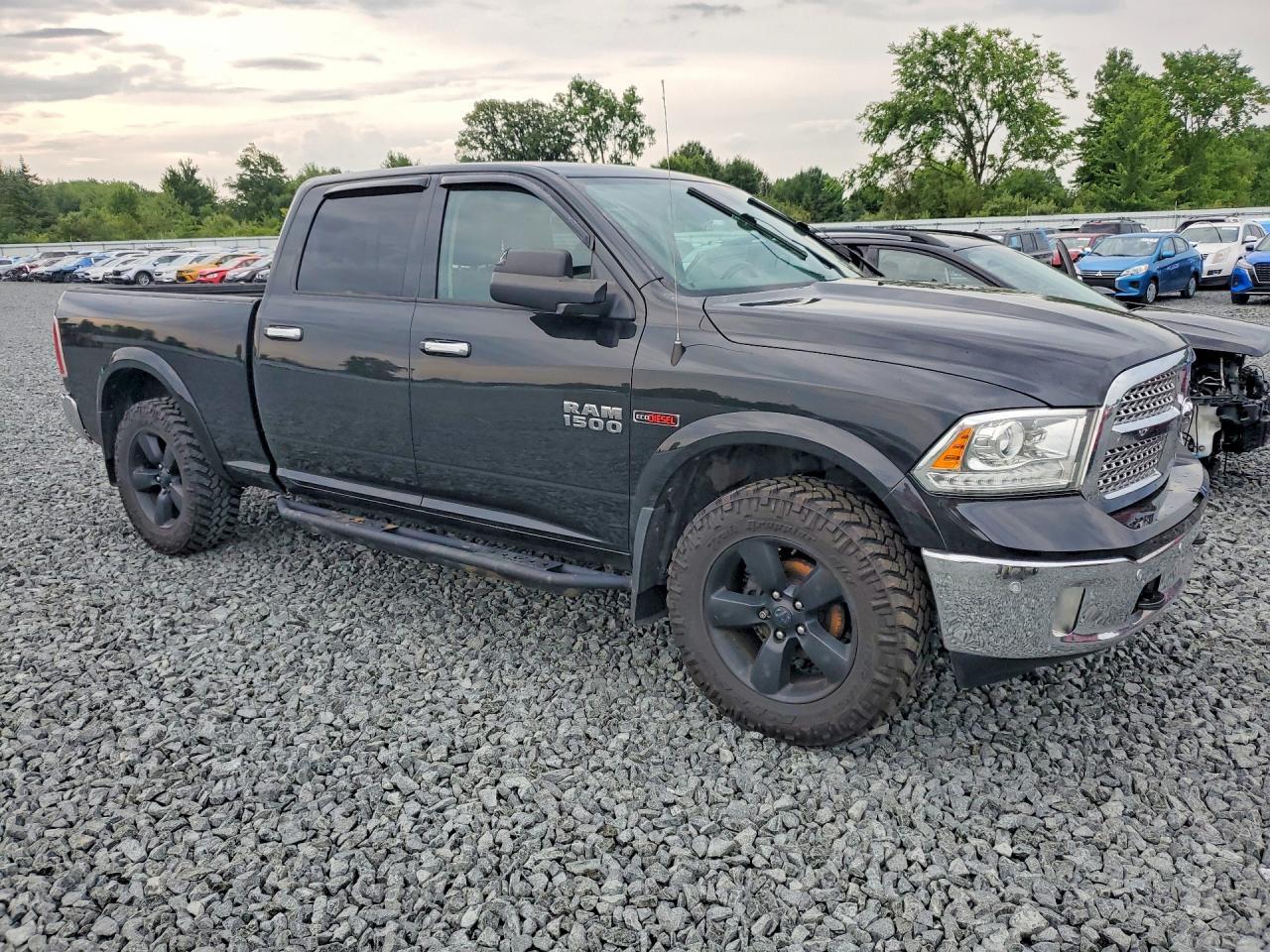 2016 Ram 1500 Laramie - Image 4