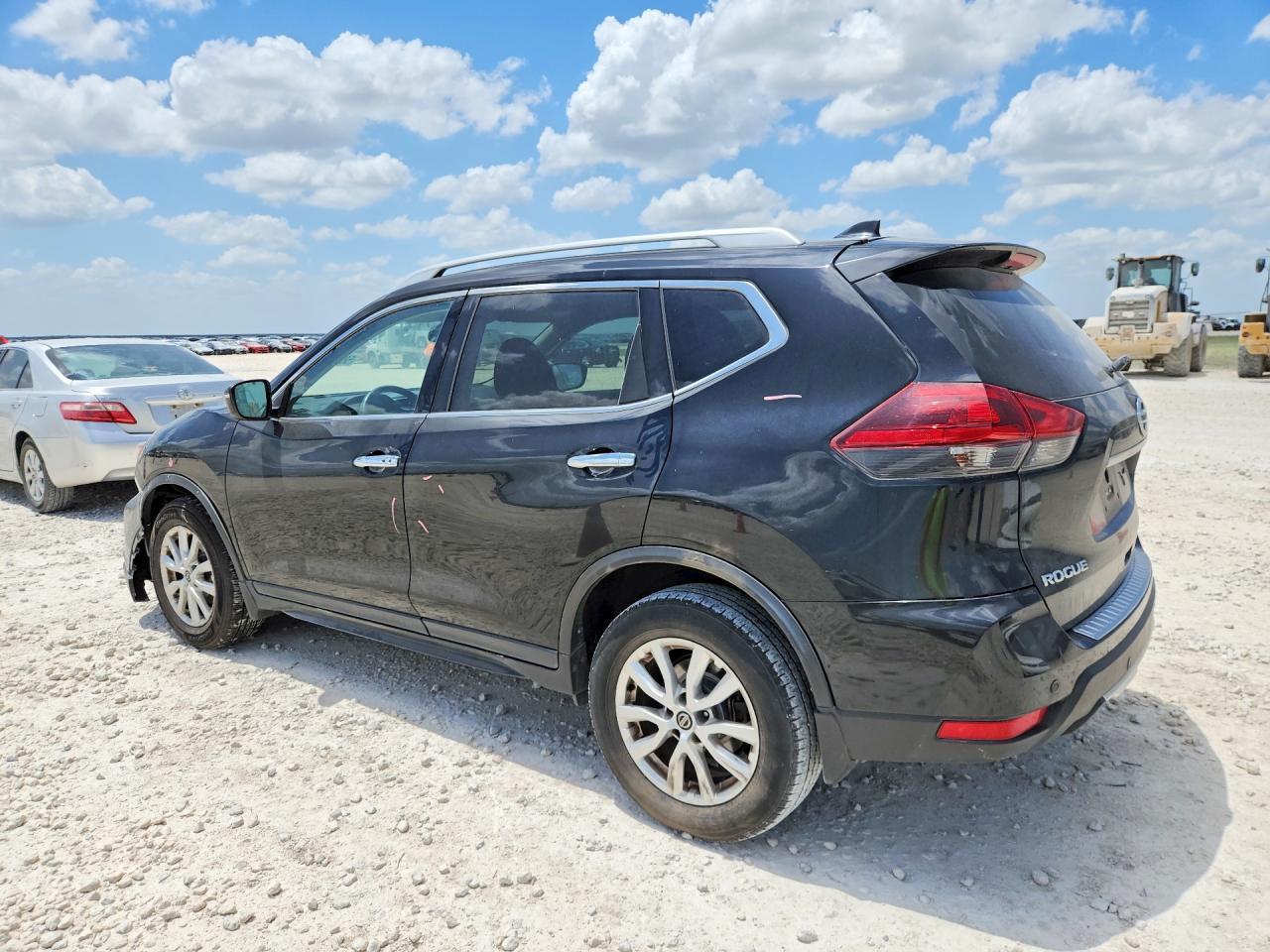 2019 Nissan Rogue Sv - Image 2