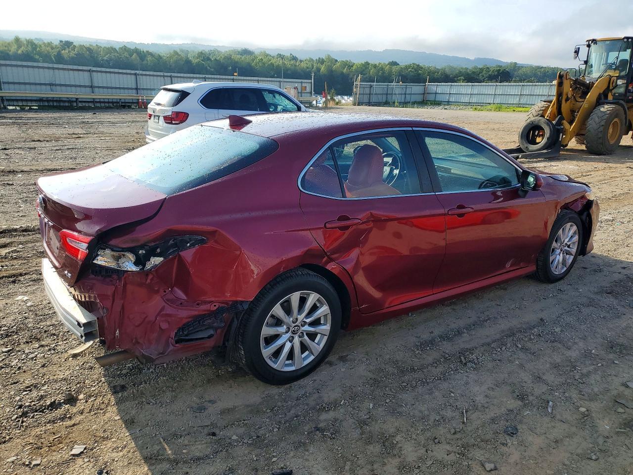 2019 Toyota Camry Le - Image 3