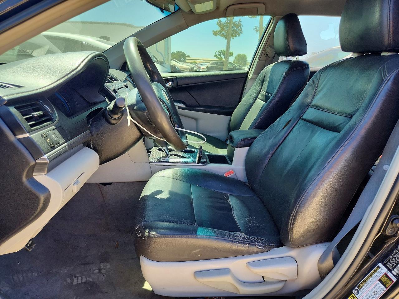 2012 Toyota Camry Hybrid Le - Image 7