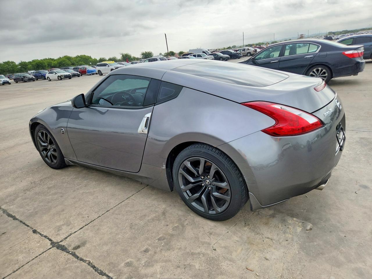 2016 Nissan 370Z Base - Фото 2