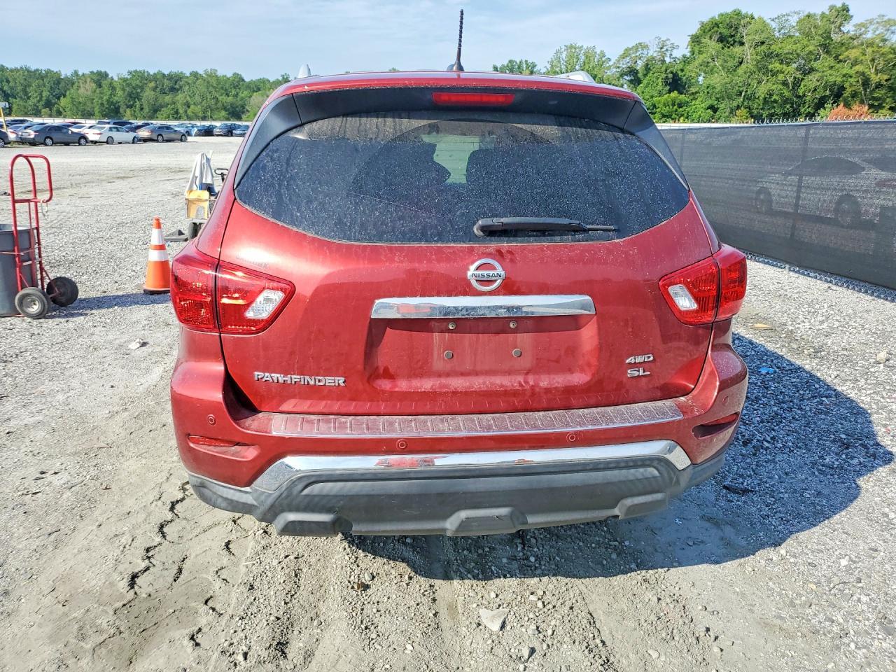 2017 Nissan Pathfinder Sl - Image 6