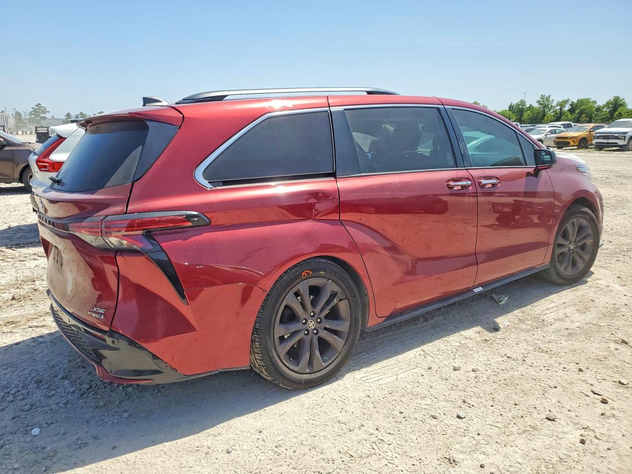2022 Toyota Sienna Xse - Фото 3