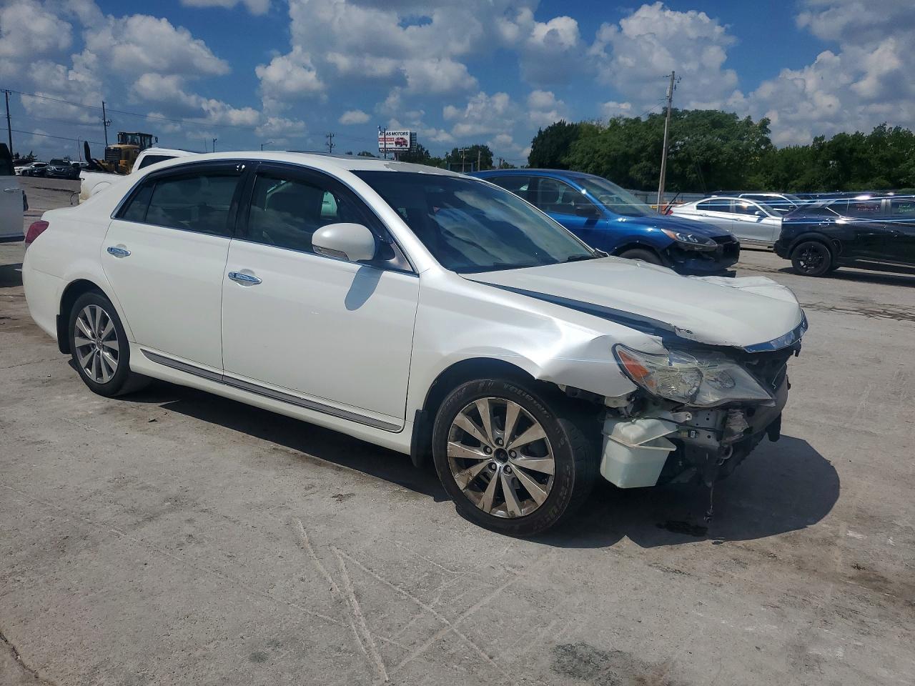 2011 Toyota Avalon Limited - Фото 4