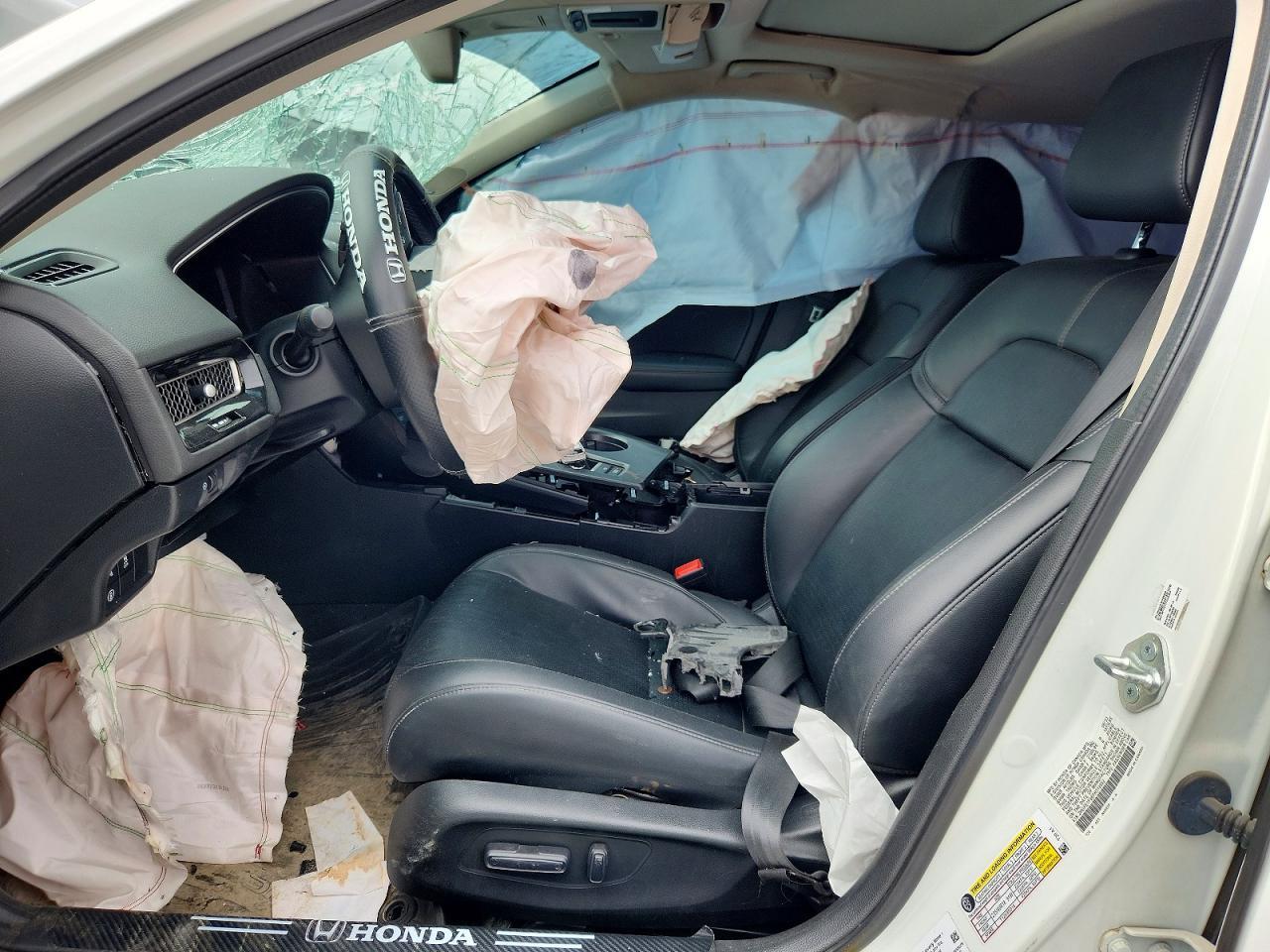 2023 Honda Civic Touring - Image 7