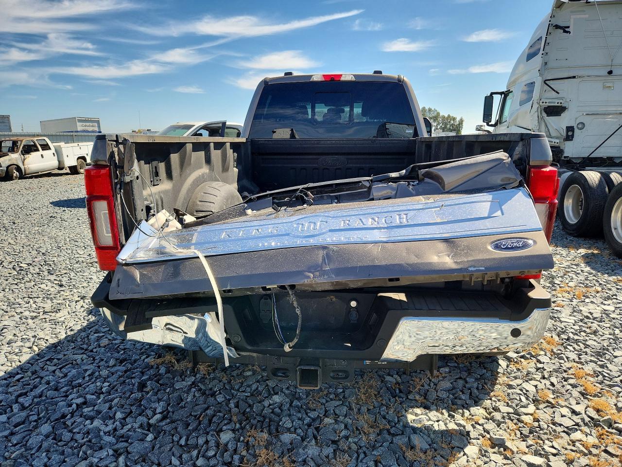 2022 Ford F450 Super Duty - Image 6