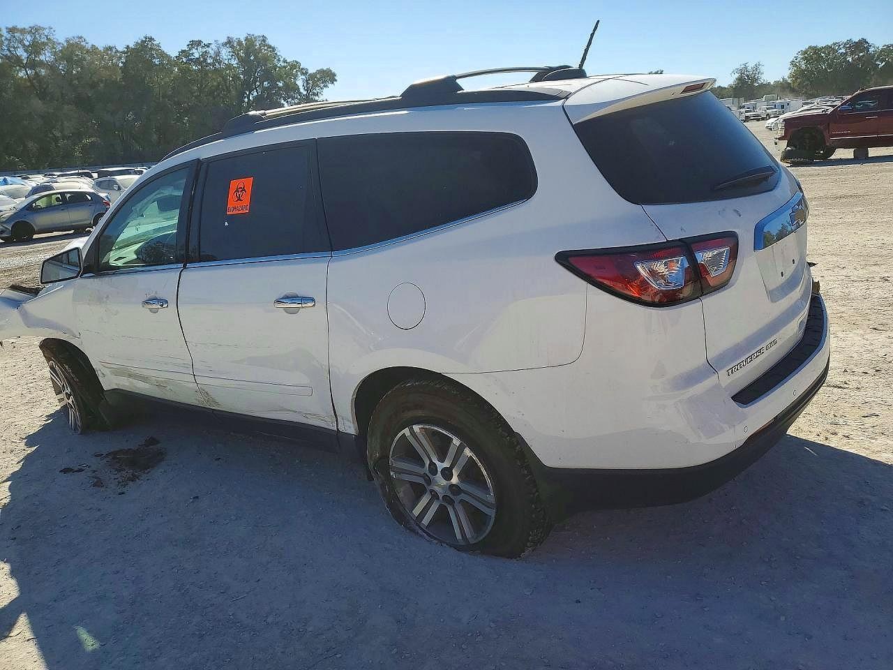 2017 Chevrolet Traverse Lt - Image 2