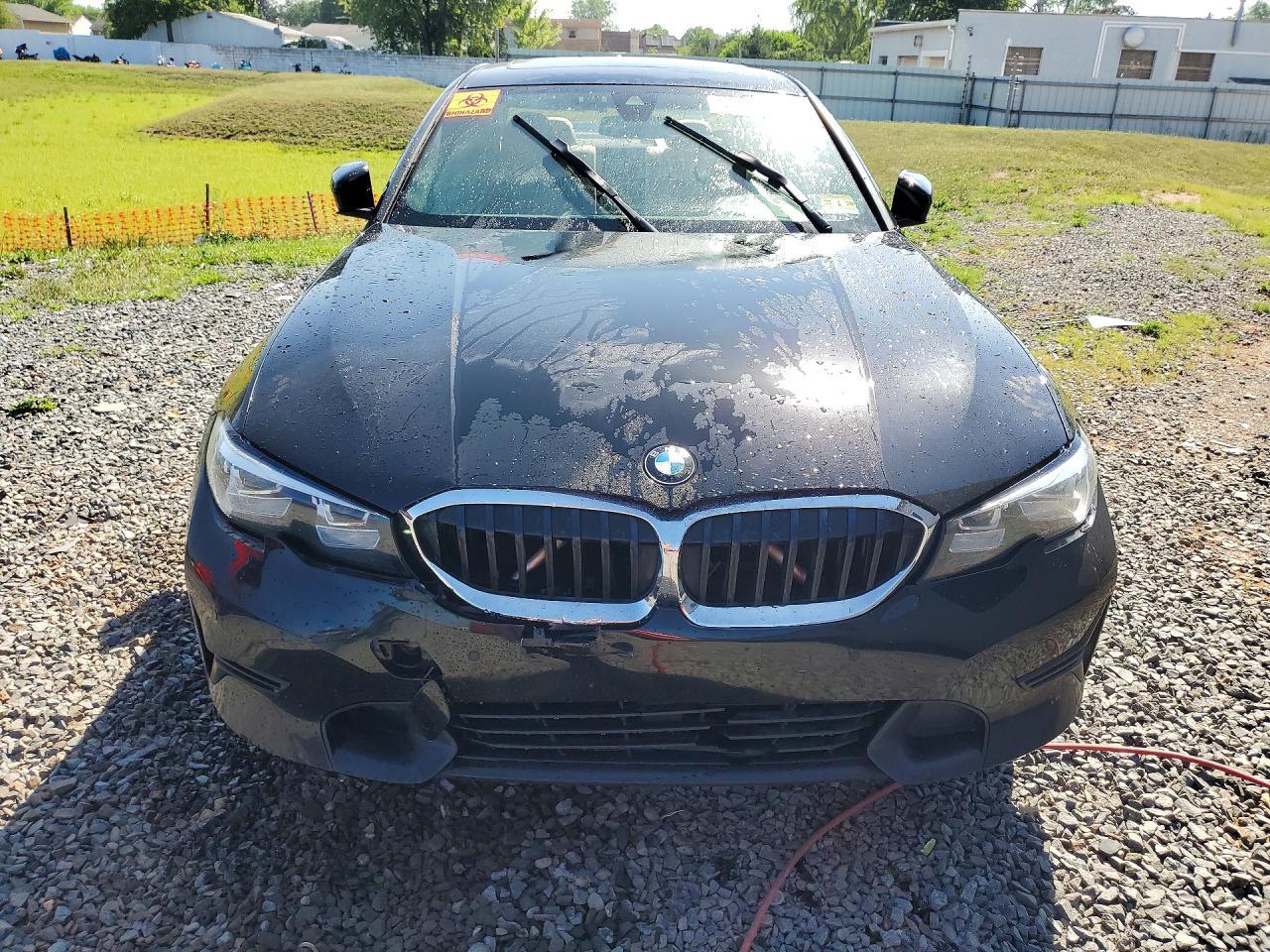 2019 BMW 330Xi - Фото 5