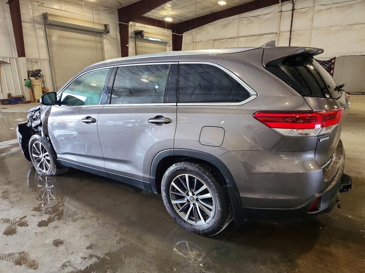2019 Toyota Highlander Xle - Фото 2