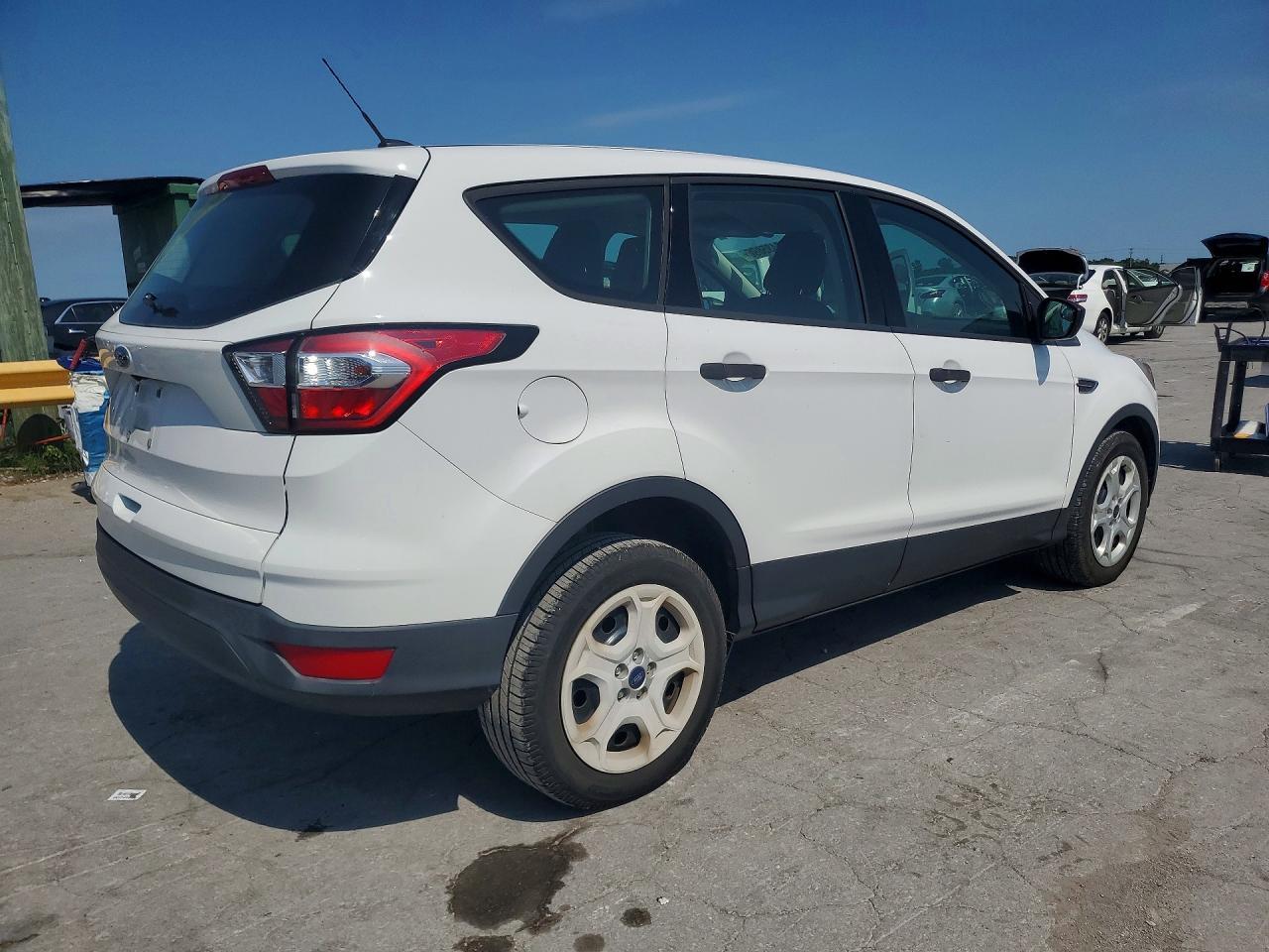 2018 Ford Escape S - Image 3