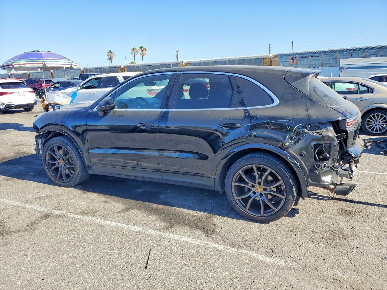 2023 Porsche Cayenne Base/Platinum Edition - Image 2