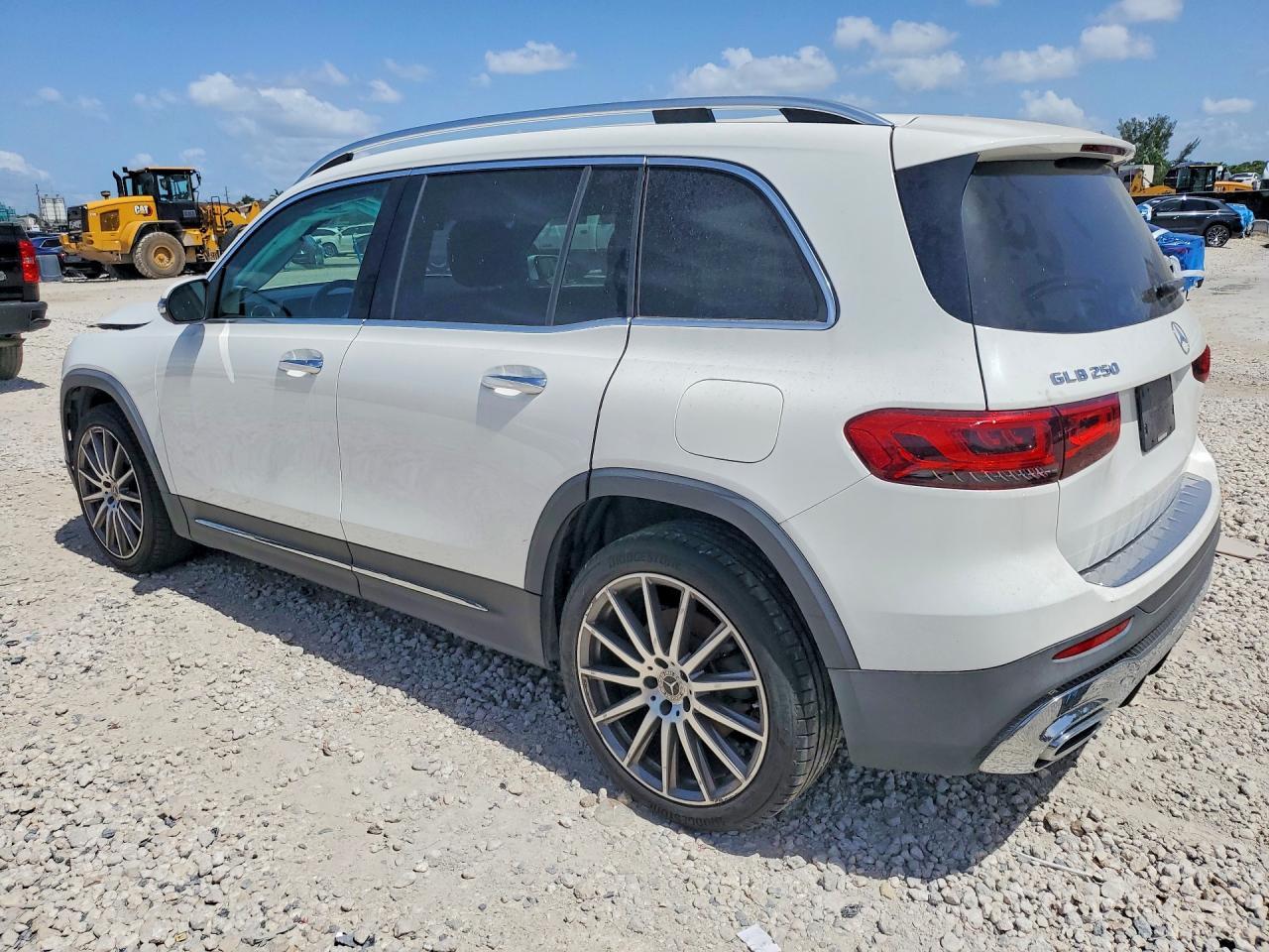 2021 Mercedes-Benz Glb 250 - Фото 2