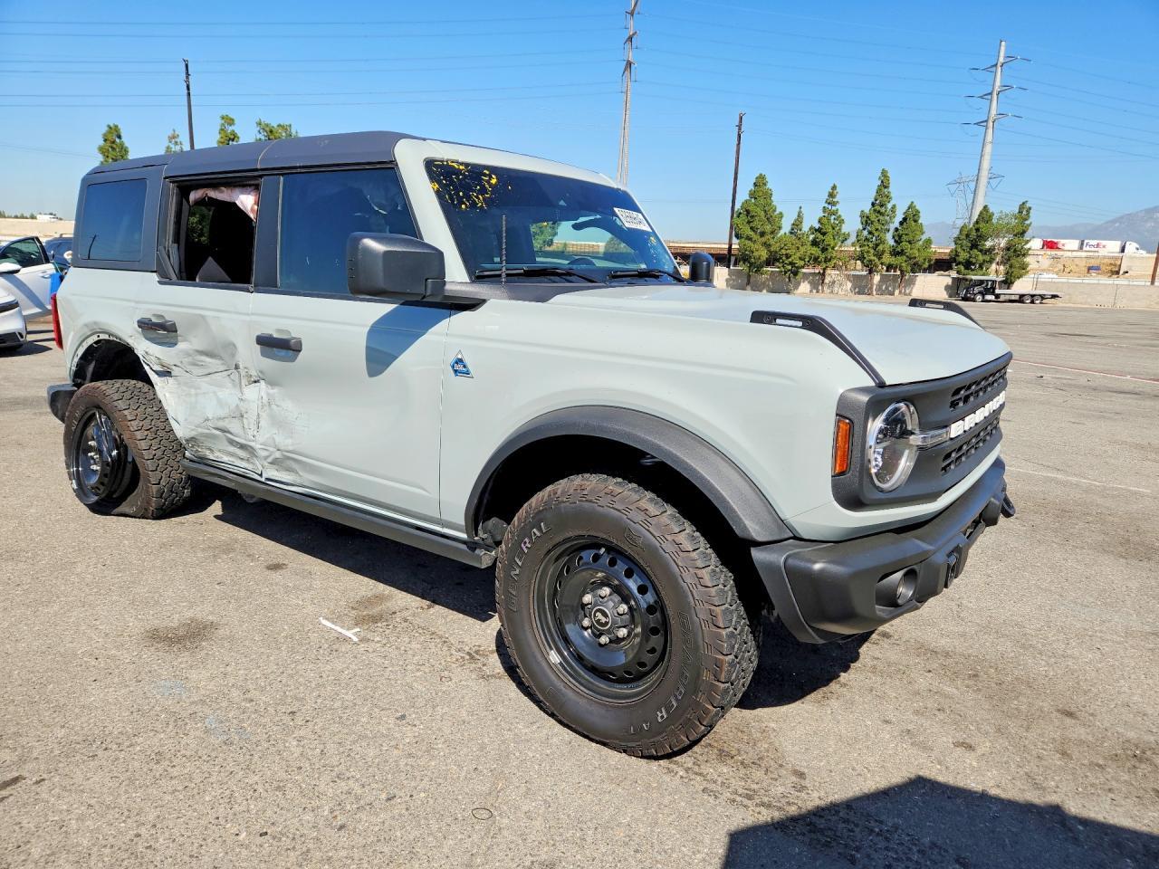 2023 Ford Bronco Base - Image 4