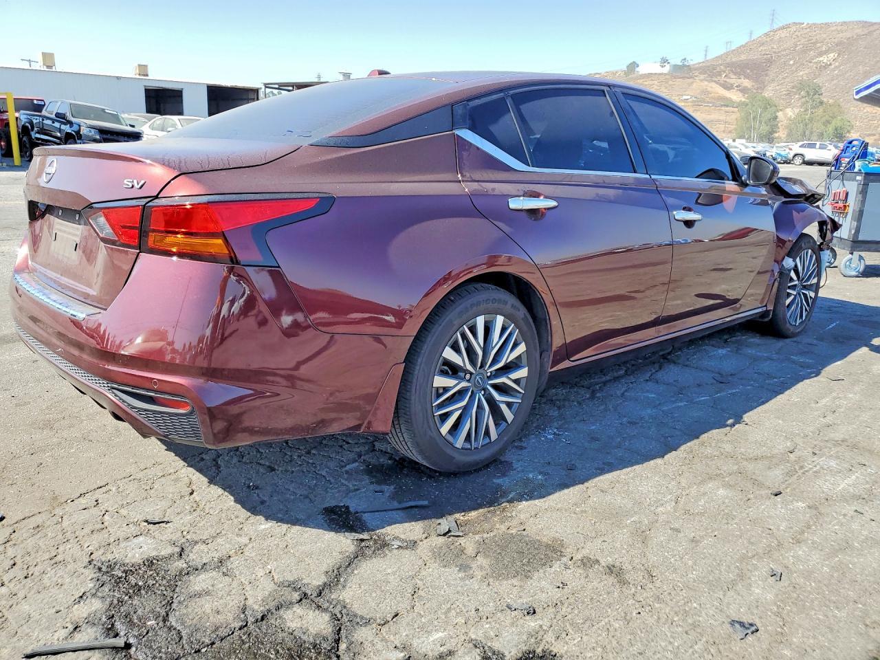 2023 Nissan Altima Sv - Фото 3