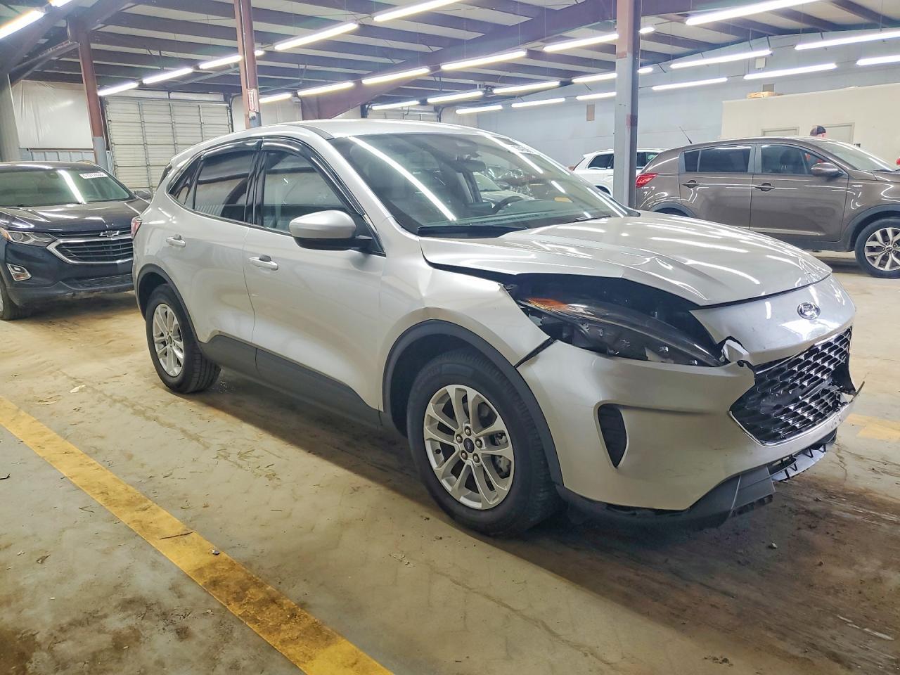 2020 Ford Escape Se - Фото 4