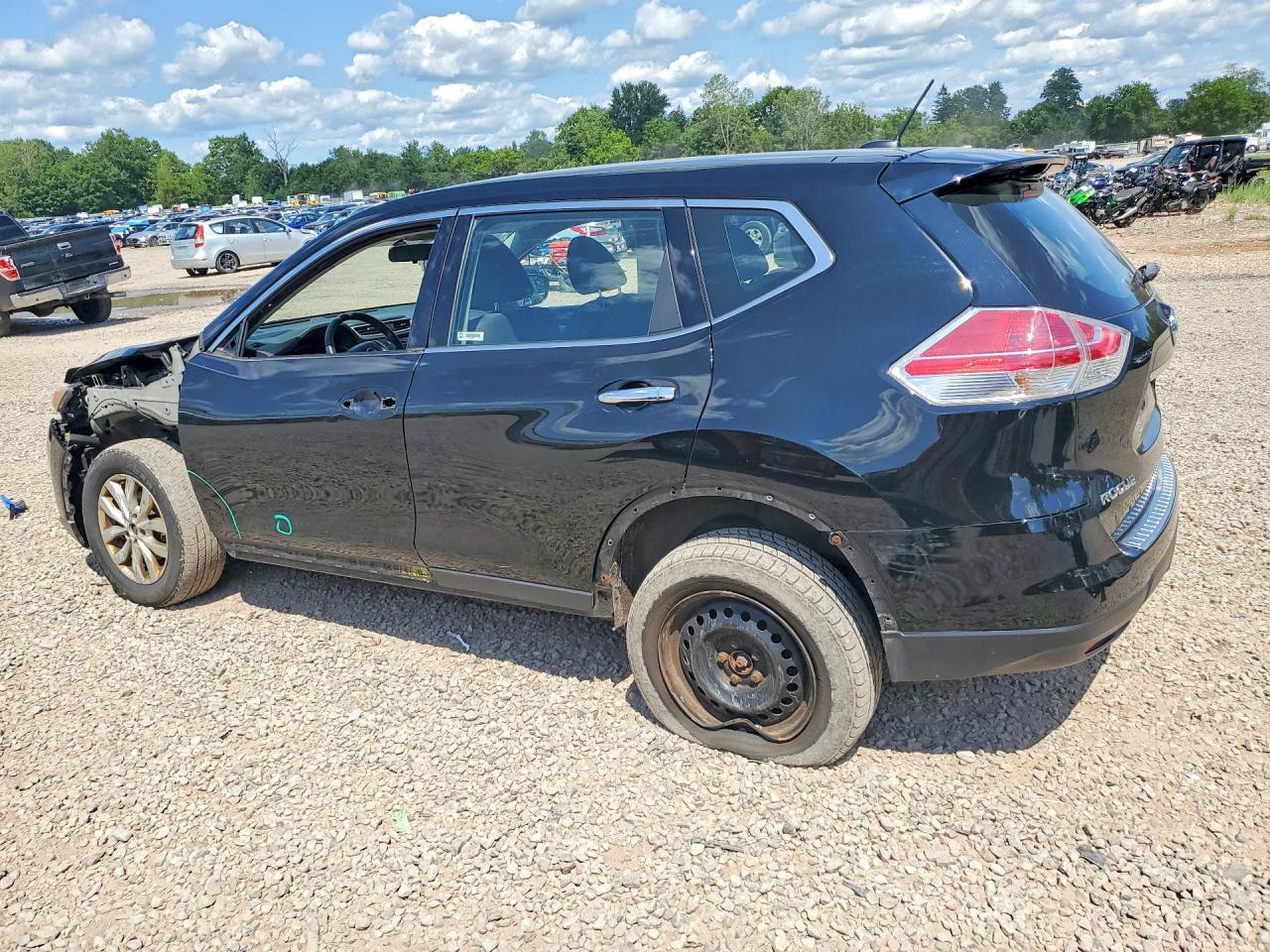 2015 Nissan Rogue S - Фото 2