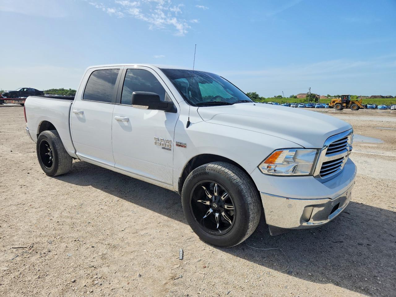 2019 Ram 1500 Classic Slt - Image 4