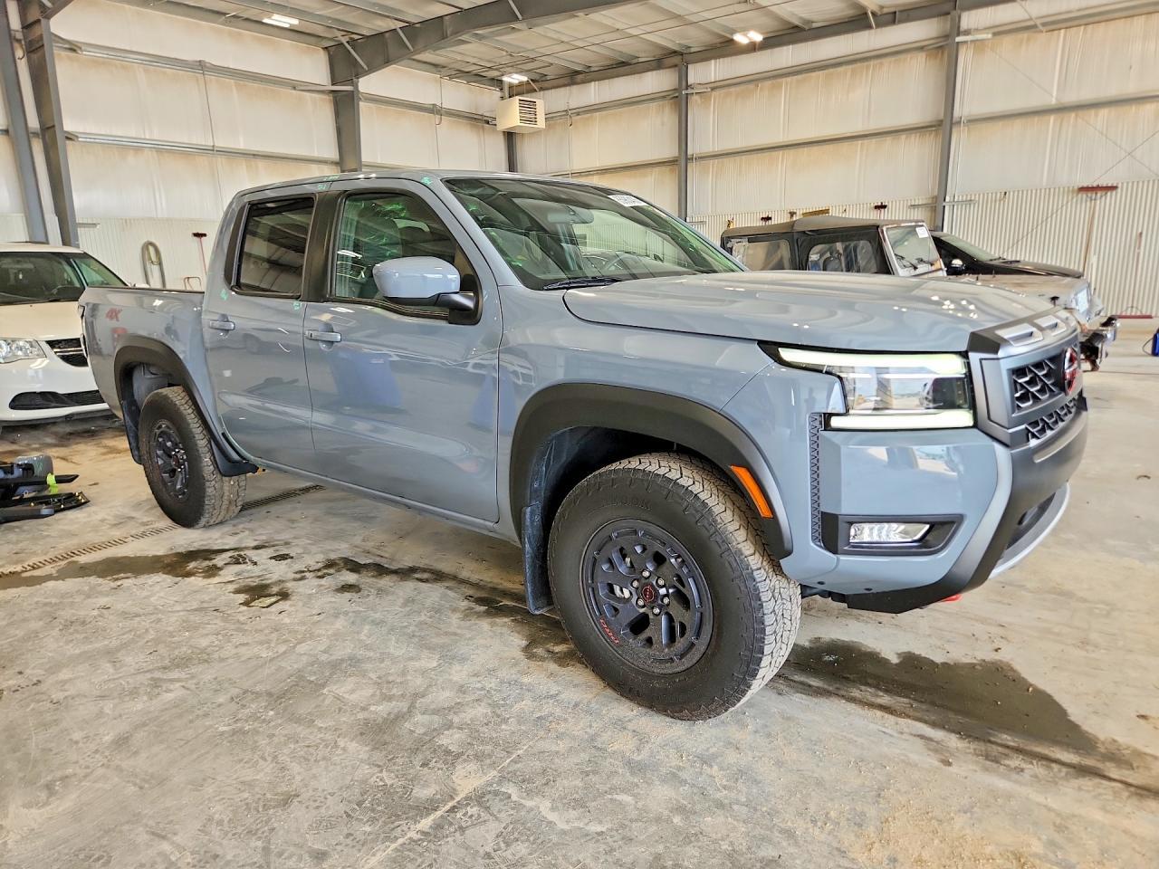 2025 Nissan Frontier Pro-4X - Фото 4