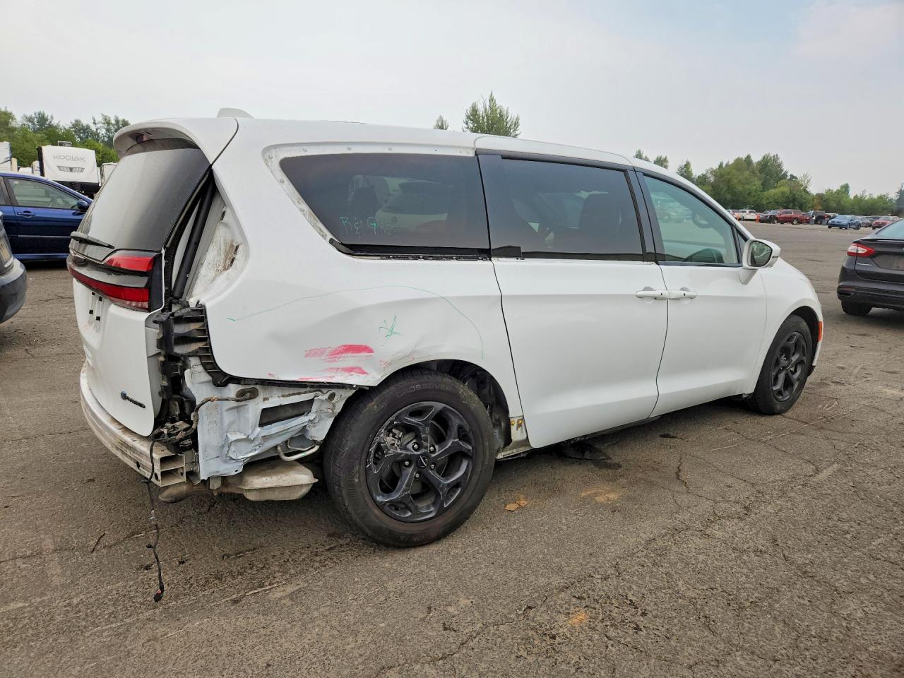 2022 Chrysler Pacifica Hybrid Limited - Фото 3