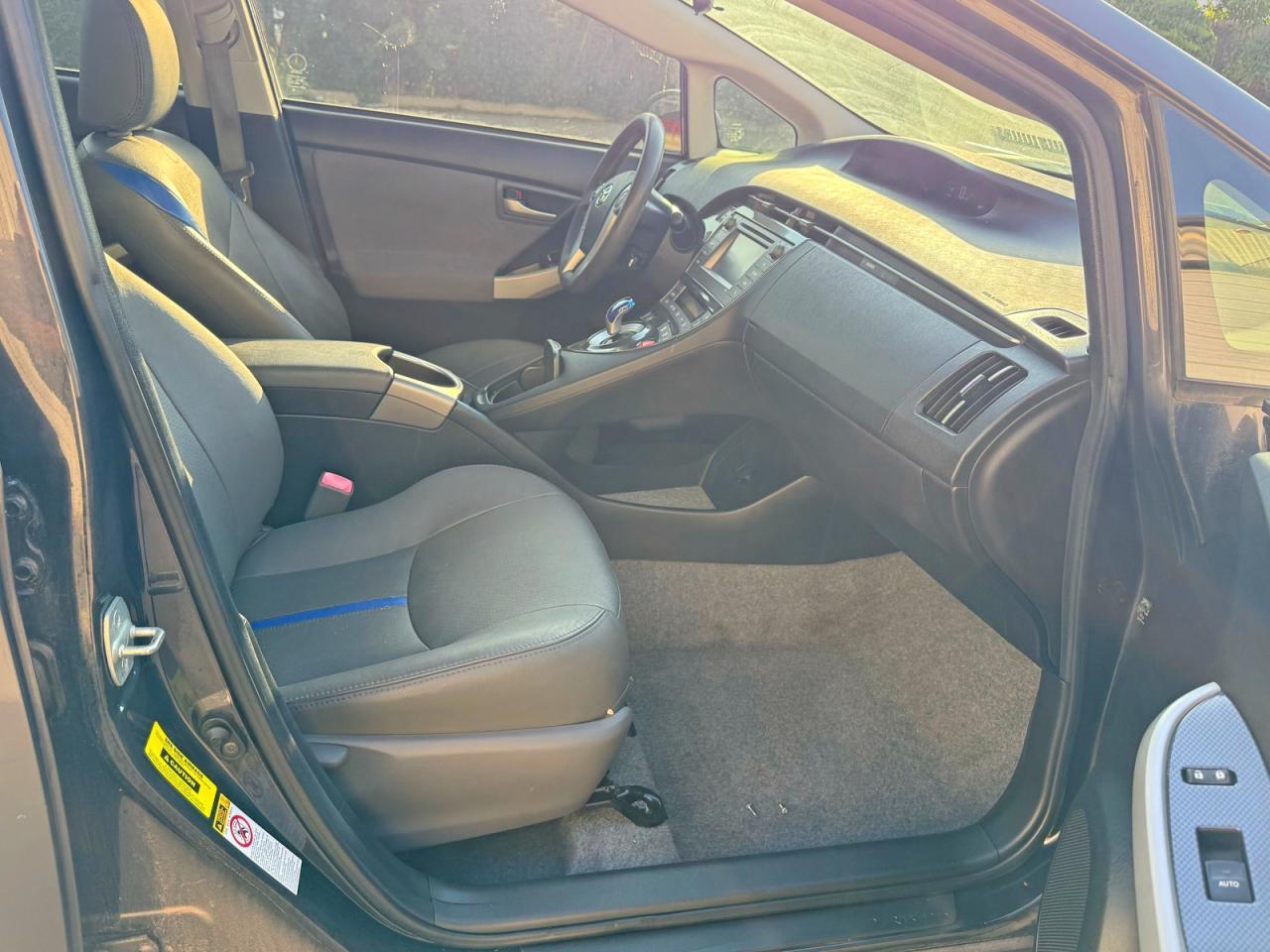 2012 Toyota Prius Two - Фото 5