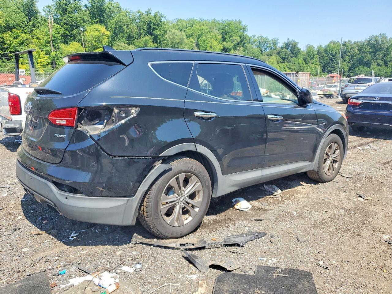2014 Hyundai Santa Fe Sport 2.4L - Image 3