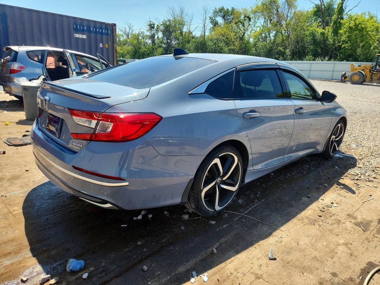 2022 Honda Accord Hybrid Sport - Image 3