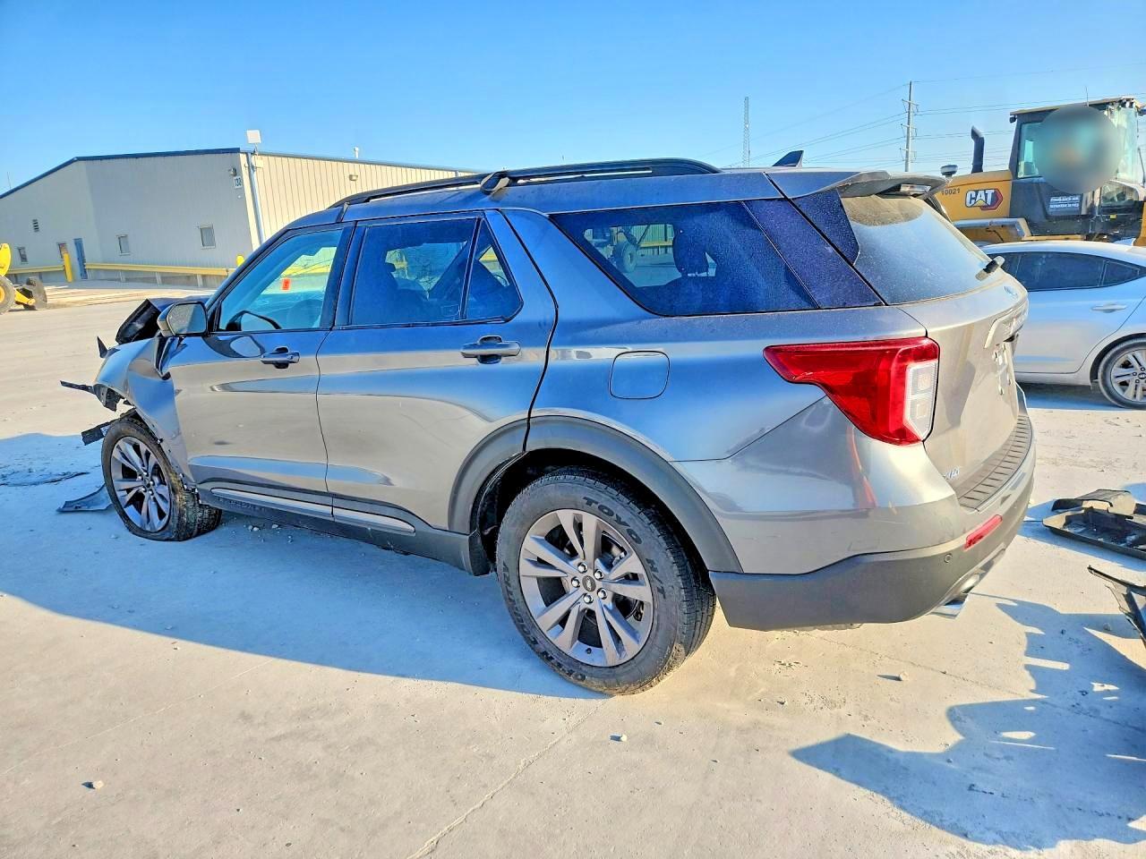 2024 Ford Explorer Xlt - Фото 2