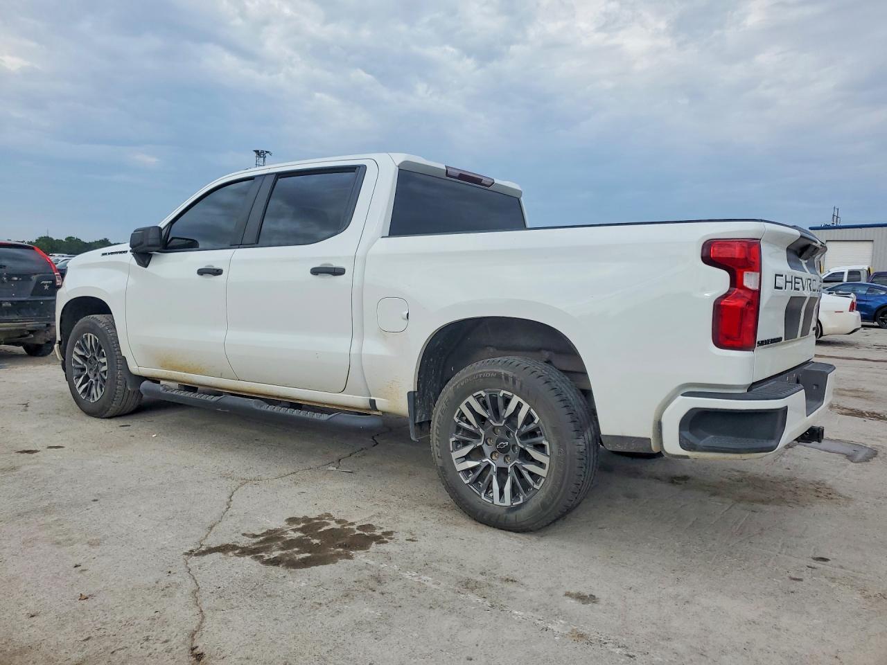 2021 Chevrolet Silverado C1500 Custom - Фото 2