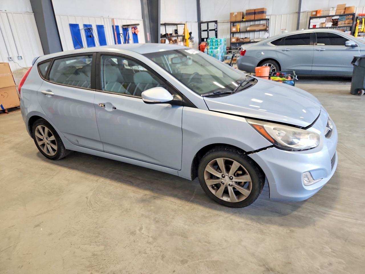 2013 Hyundai Accent - Image 4