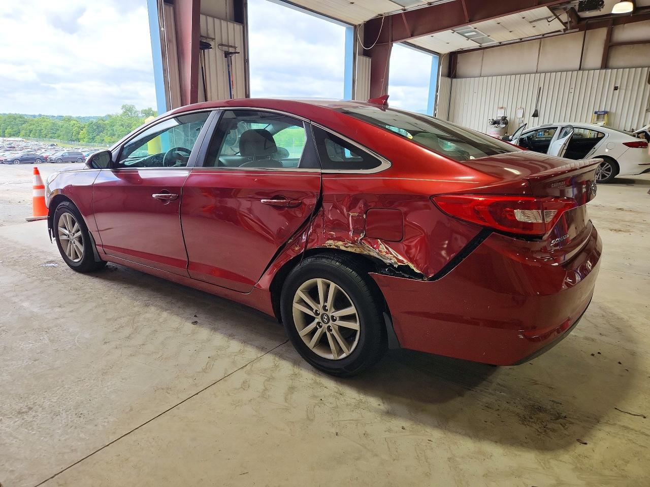 2016 Hyundai Sonata Se - Image 2