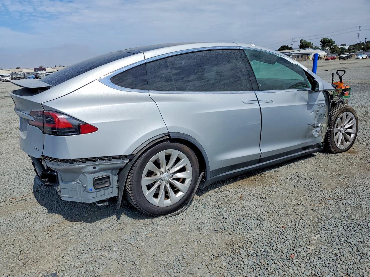 2016 Tesla Model X - Фото 3