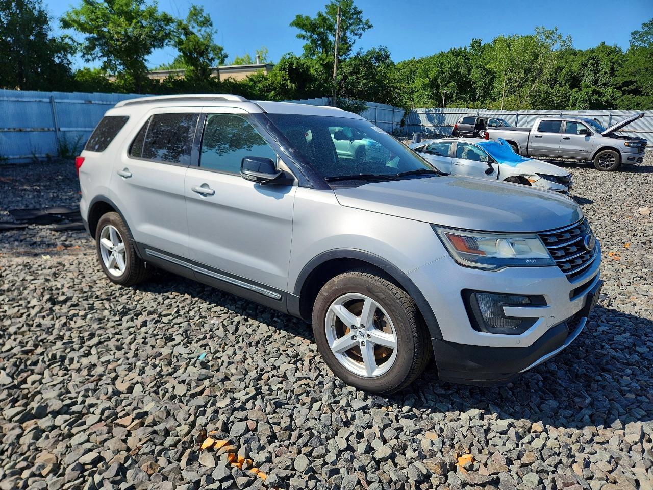 2016 Ford Explorer Xlt - Фото 4