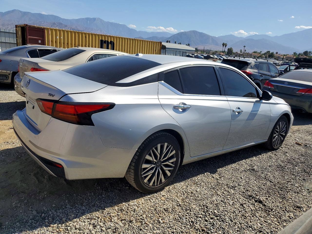 2024 Nissan Altima Sv - Image 3