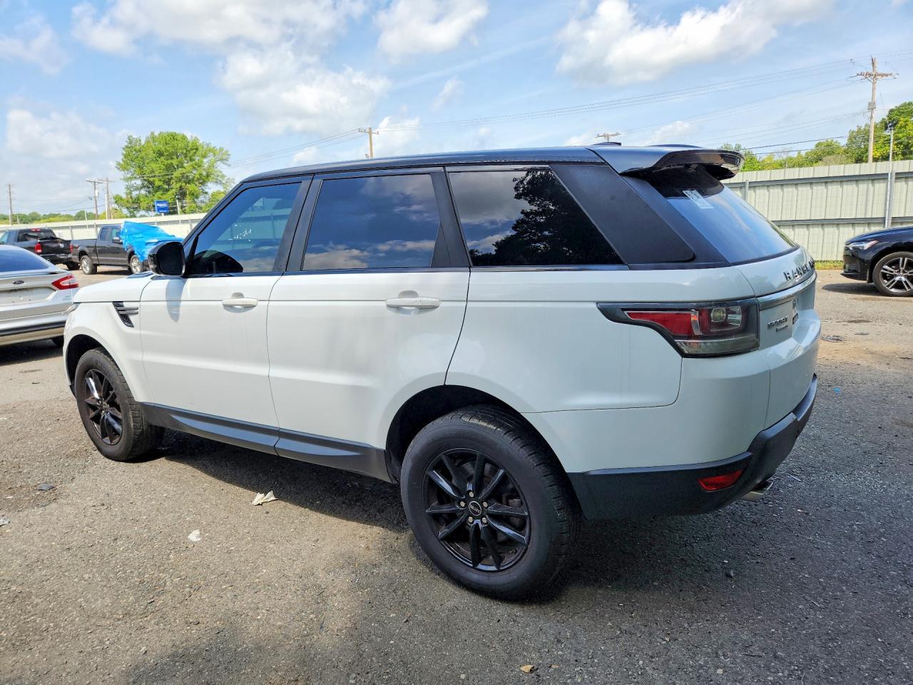 2015 Land Rover Range Rover Sport Se - Image 2