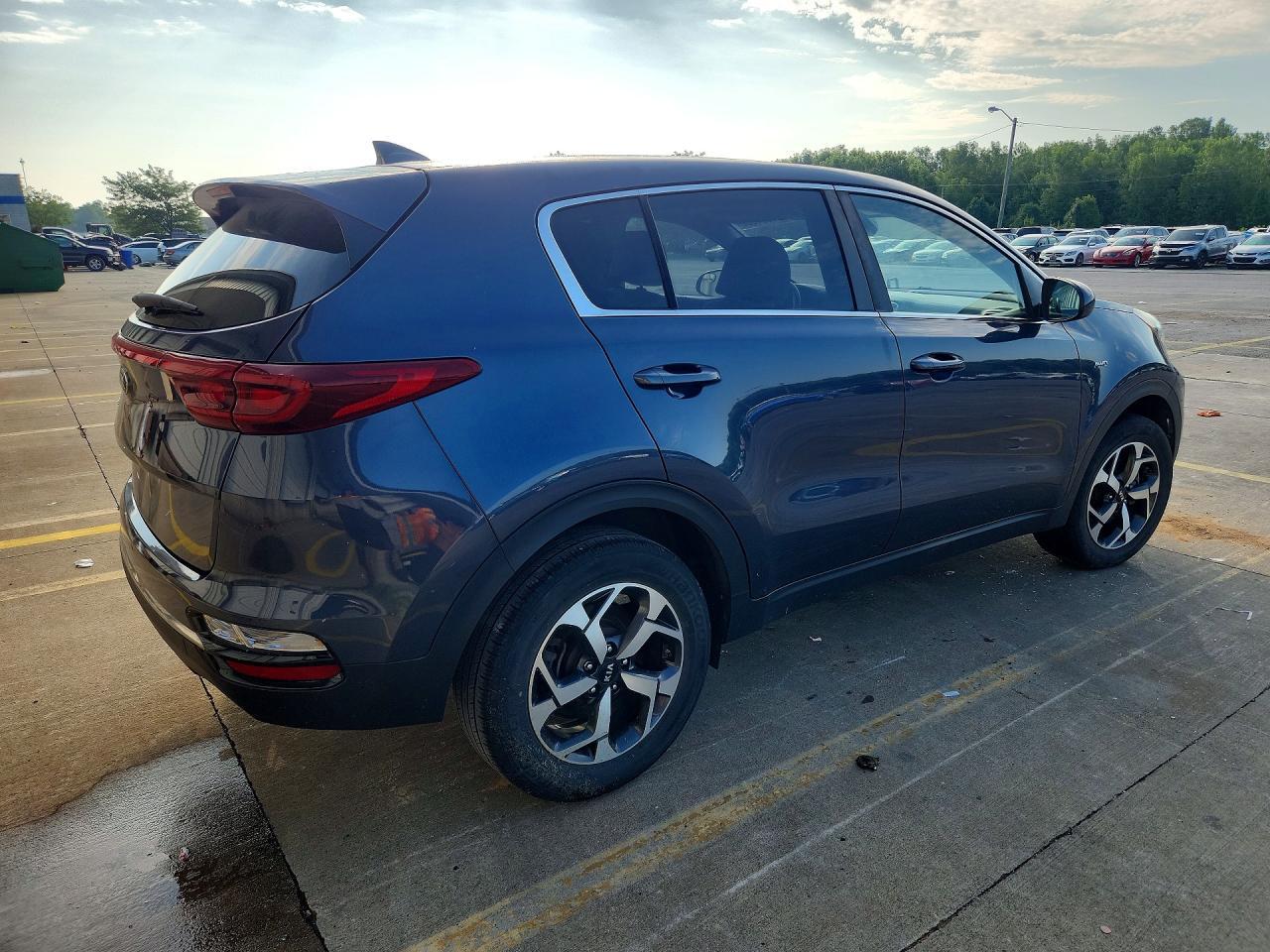 2020 Kia Sportage Lx - Image 3