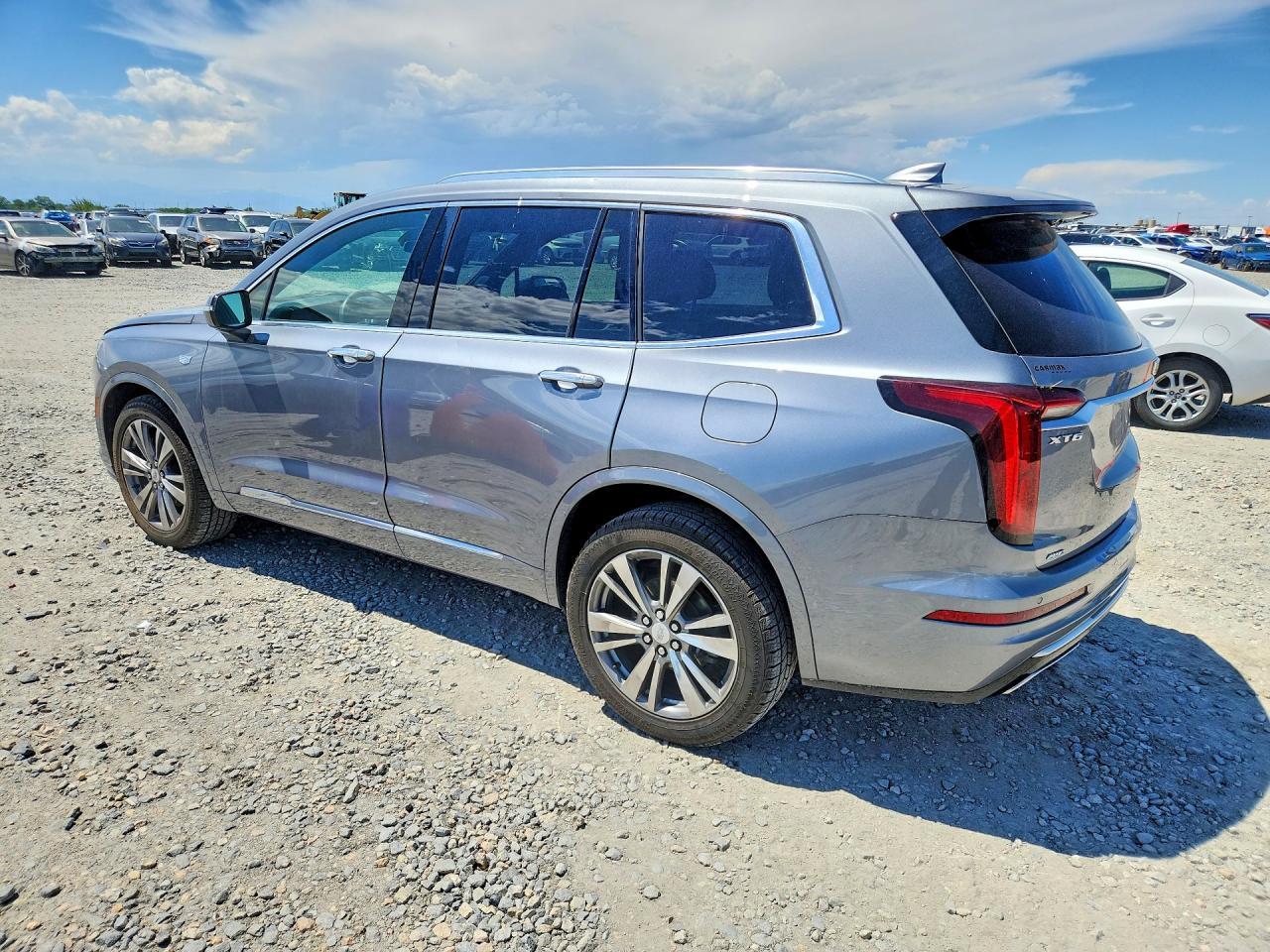 2021 Cadillac Xt6 Premium Luxury - Image 2