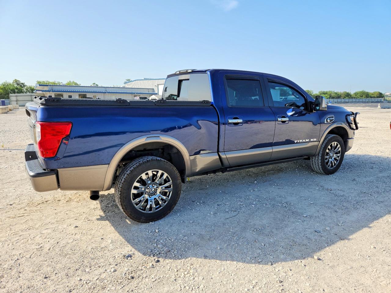 2018 Nissan Titan Xd Platinum Reserve - Фото 3