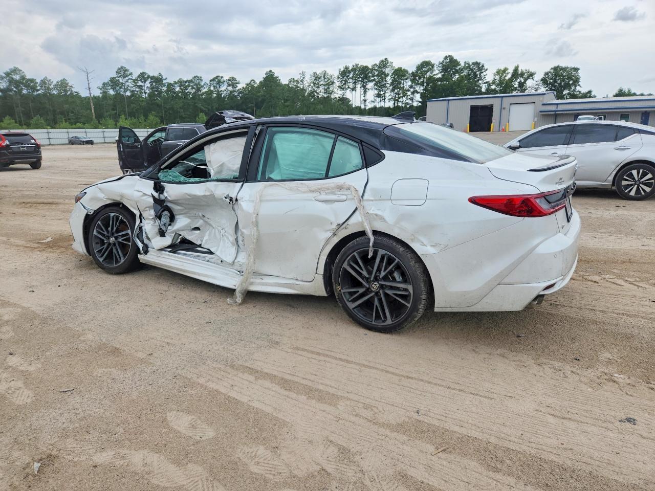 2025 Toyota Camry Xse - Фото 2
